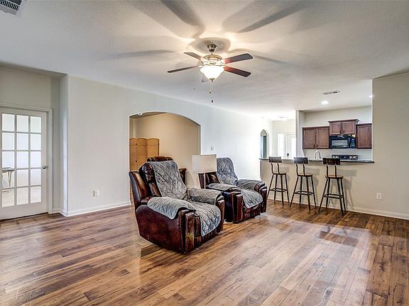 5th image of 2100 Mulberry Dr
