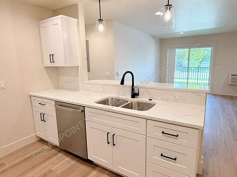 424 S Olive Ave #104 — Photo 20