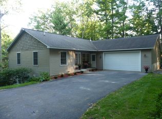 2132 E Timberlane Dr, Traverse City, MI