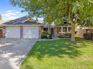 516 N Cottonwood Ct, Visalia, CA 93291
