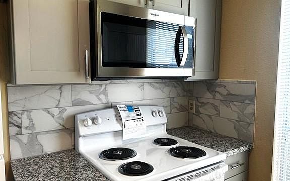 3rd image of 2750 Parkchester Dr #2