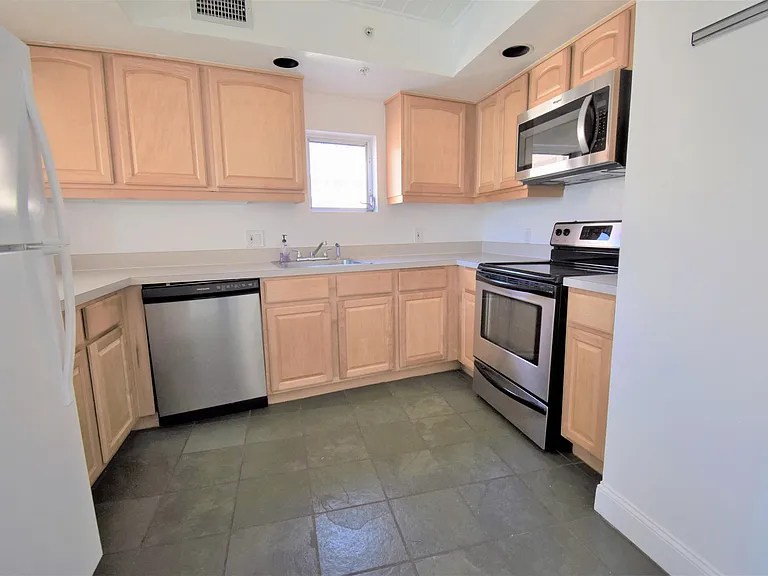 1520 Jackson St — Photo 28