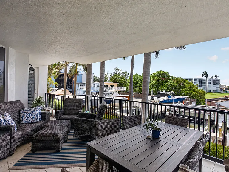 2700 N Federal Hwy #203 — Photo 48