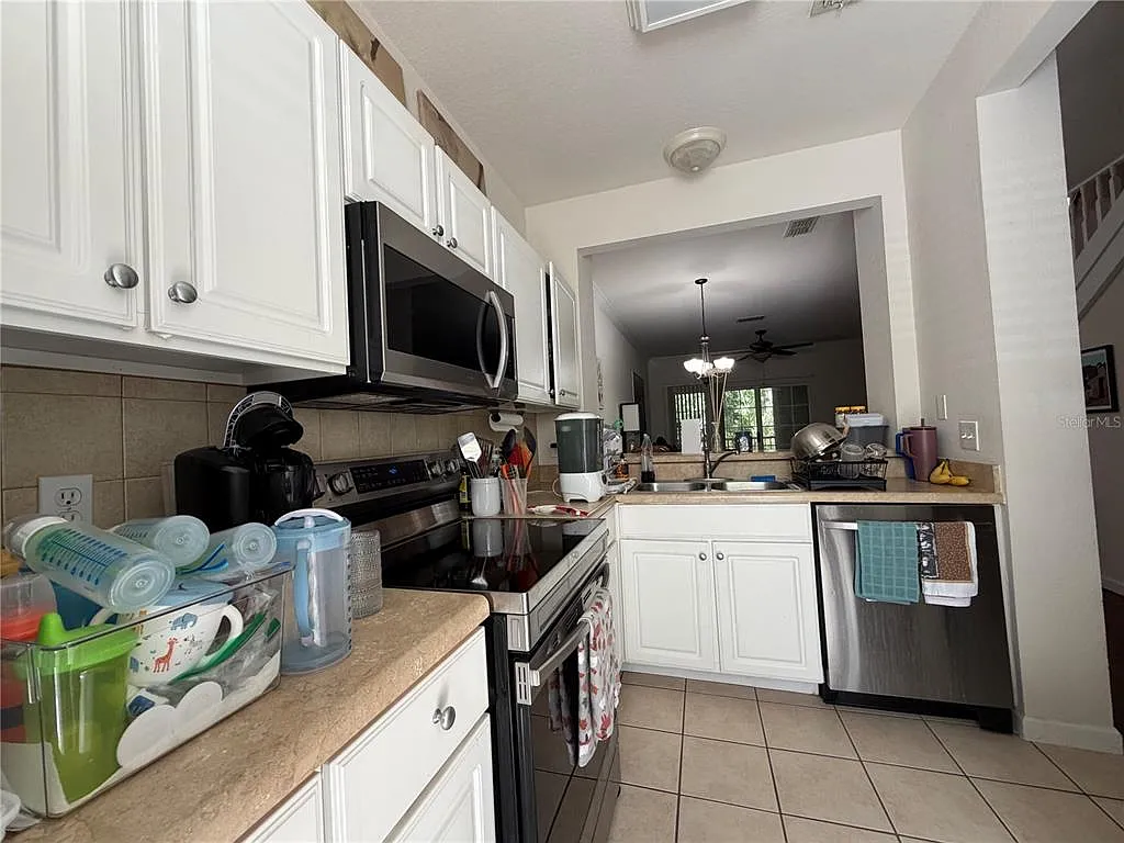 2 bed, 2.5 bath, 1275 sqft, $1,550 — Photo 3