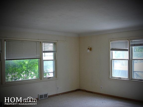 4th image of 114 Echo St