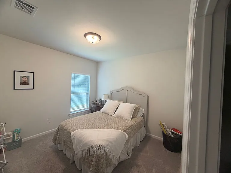 106 Lightbourne Dr — Photo 11