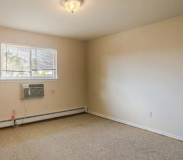 Green Grove Apartments — Photo 12