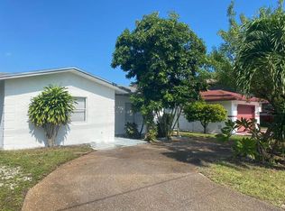 175 SW 4th St, Deerfield Beach, FL 33441