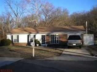 50 May Valley Ln, Fenton, MO