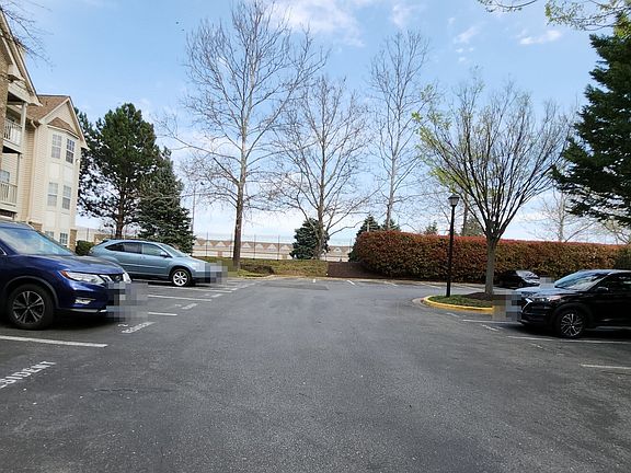 4th image of 9704 Lake Pointe Ct APT 303