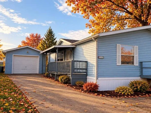 806 Quiet Harbor St #44, Creston, IA 50801