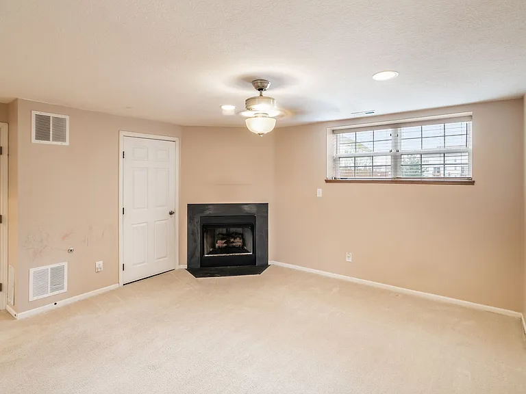 6342 Downwing Ln — Photo 24