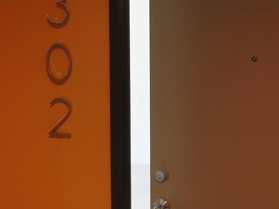 3rd image of 3714 Kelton Ave #302