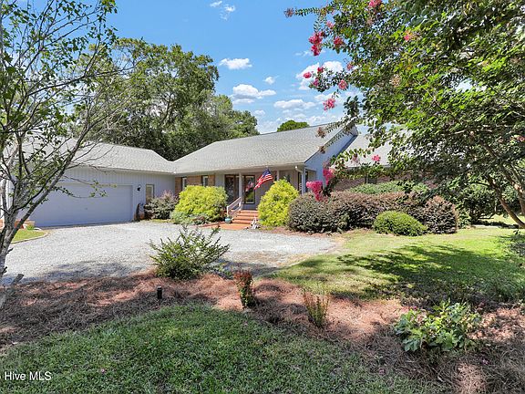 3rd image of 123 Olde Point Road