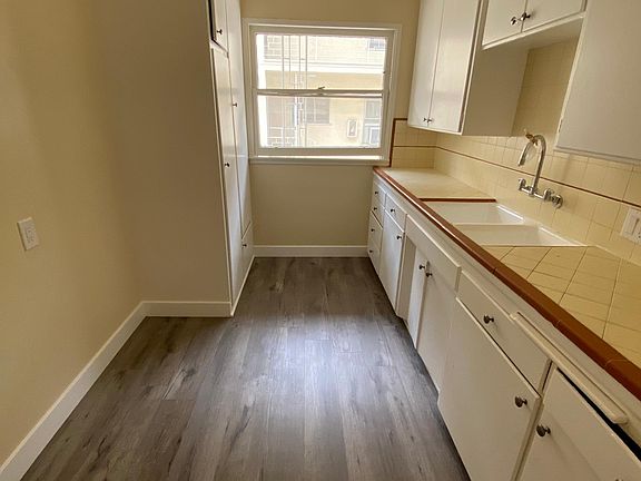 3rd image of 1033 S Bedford St #2