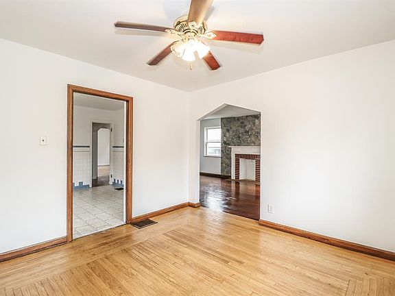 5th image of 1153 Covedale Ave