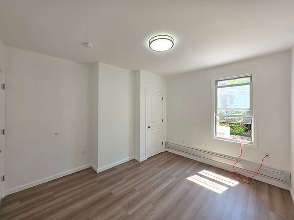 3rd image of 142 Fremont Ave Floor 1