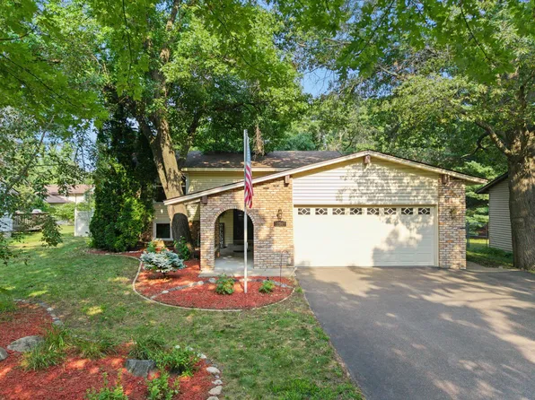 11547 Flintwood St NW, Coon Rapids, MN 55448