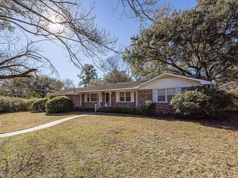 1st image of 210 Harter Dr