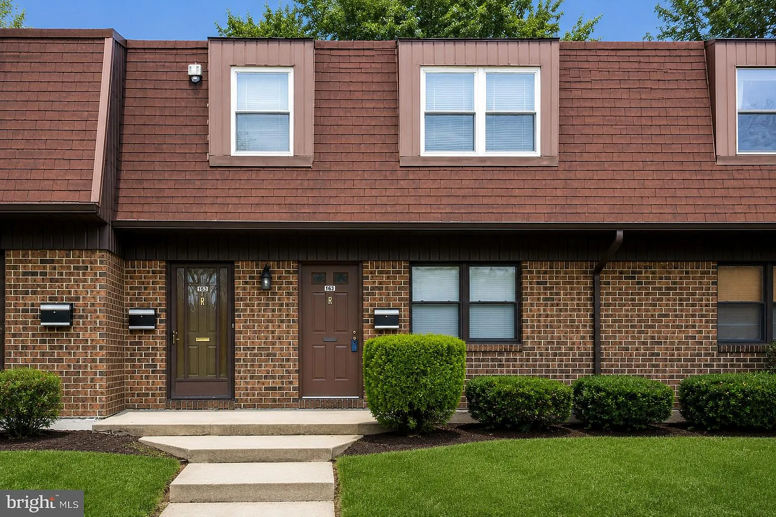 2 bed, 852 sqft, $2,150 — Photo 1