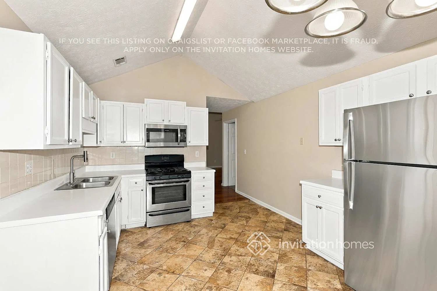 1009 Boardwalk Dr Lawrenceville, GA 30044 — Photo 2