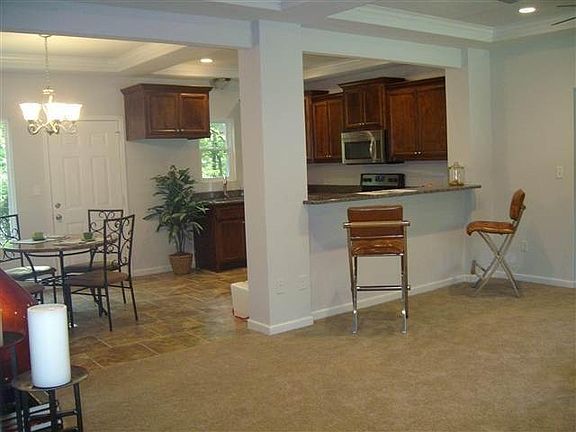 3rd image of 216 Waikiki Dr