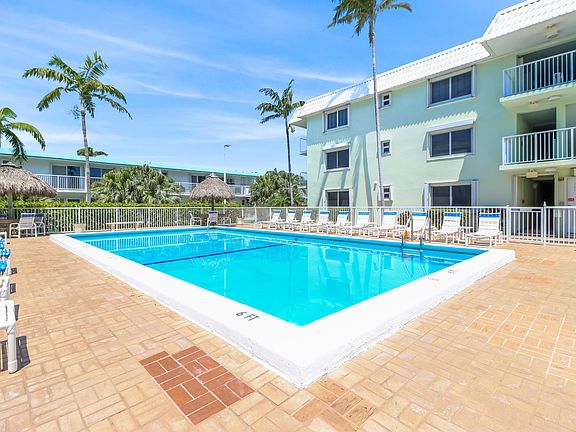 5th image of 1101 W Ocean Dr #15