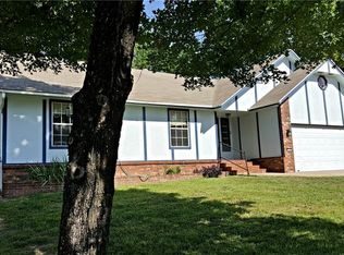 2357 N Old Wire Rd, Fayetteville, AR 72703