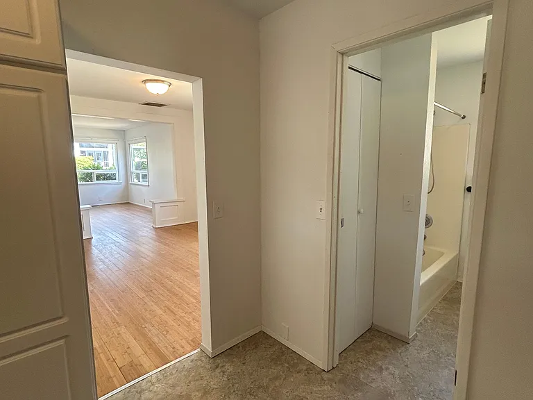 909 S 5th St — Photo 8