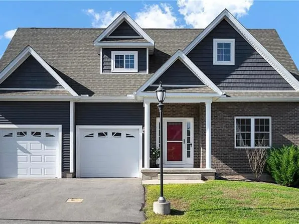 71 Windermere Village Rd, Ellington, CT 06029