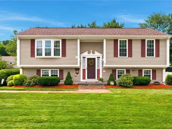 77 Capwell Ave, Woonsocket, RI 02895