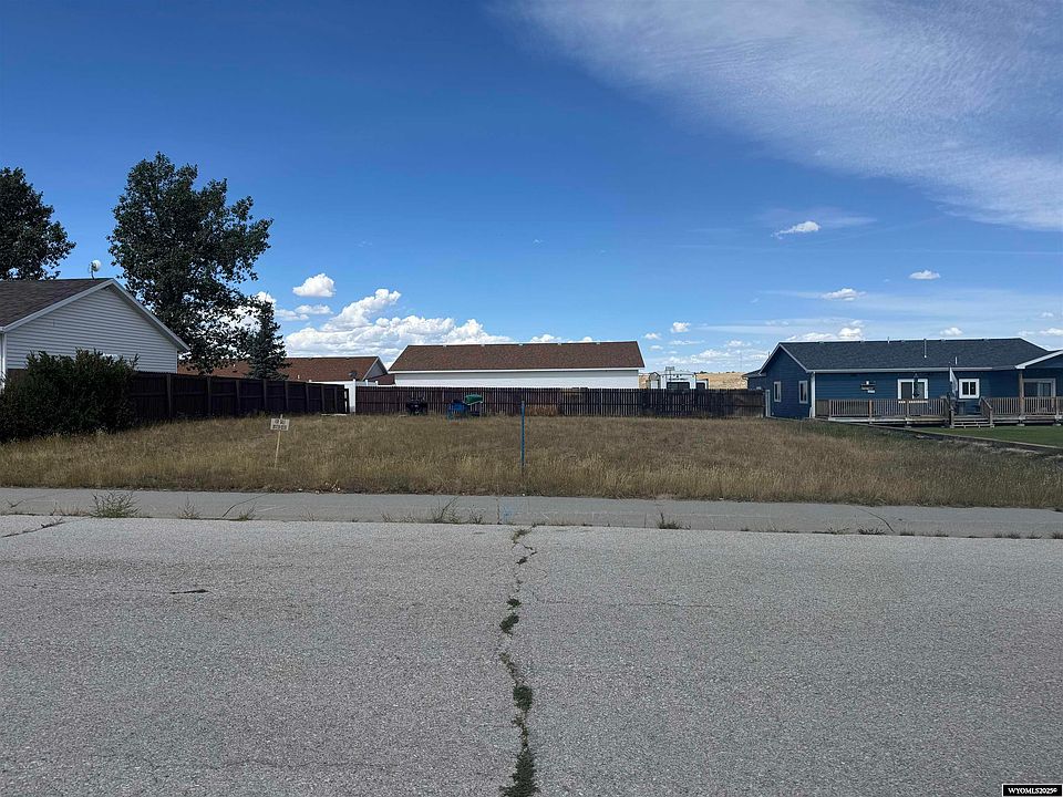 2nd image of 532 Windmill Rd