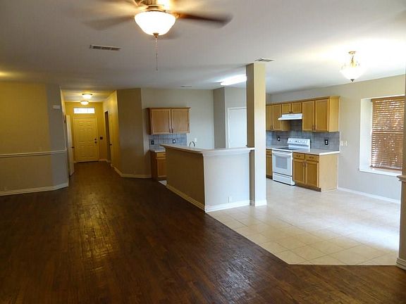 3rd image of 2404 Tailburton Ct