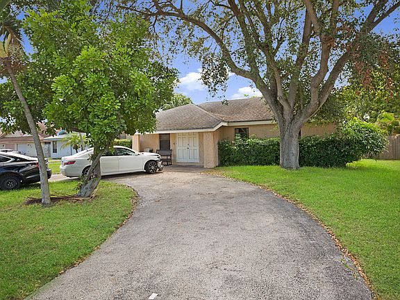 2nd image of 1204 SW 74th Avenue