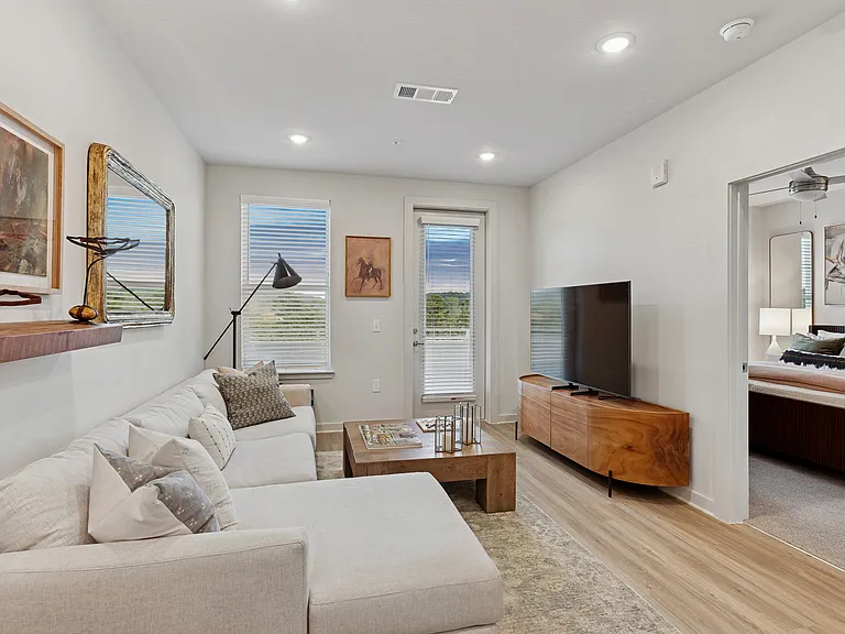 Upland Emerson — Photo 32