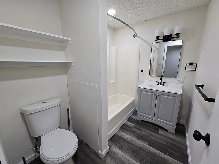 300 W Frack St #1A — Photo 5