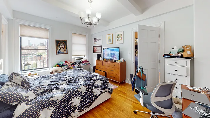 Rented by Bond New York | media 18