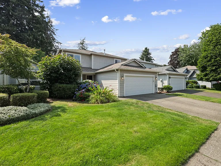 2440 Boulevard Heights Loop SE — Photo 2