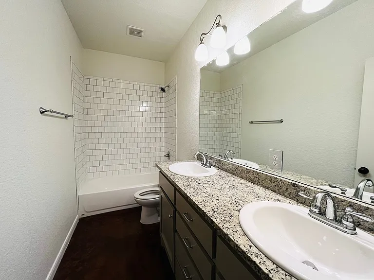 2801 Sandage Ave — Photo 16
