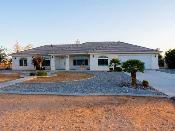 2nd image of 16077 Manzanita Ave