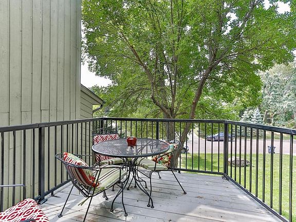 2nd image of 612 Hillwood Ct