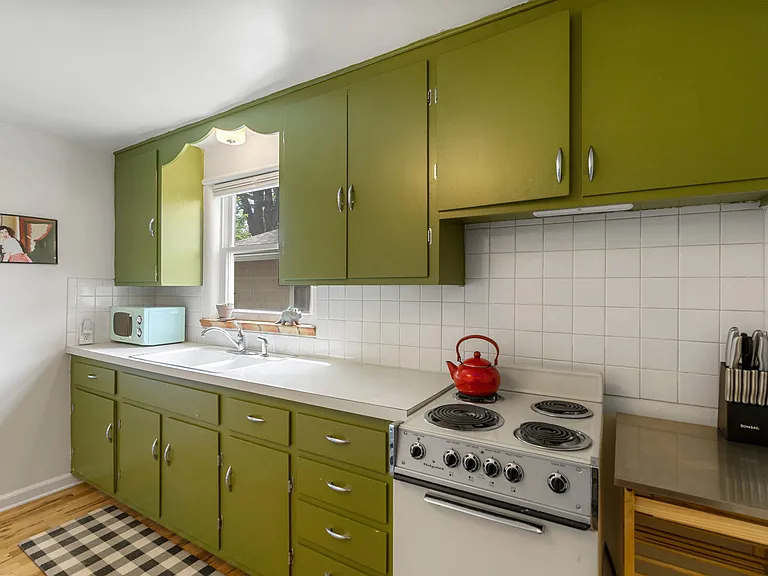 817 Mathews St — Photo 8