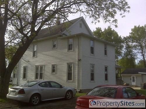 2nd image of 731 Main St