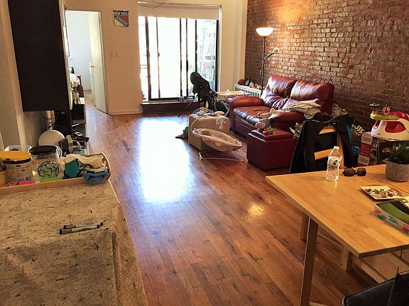 3rd image of 23 W 82nd St APT 3A