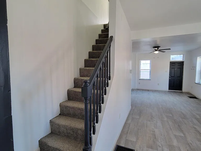 139 N Pine St — Photo 7
