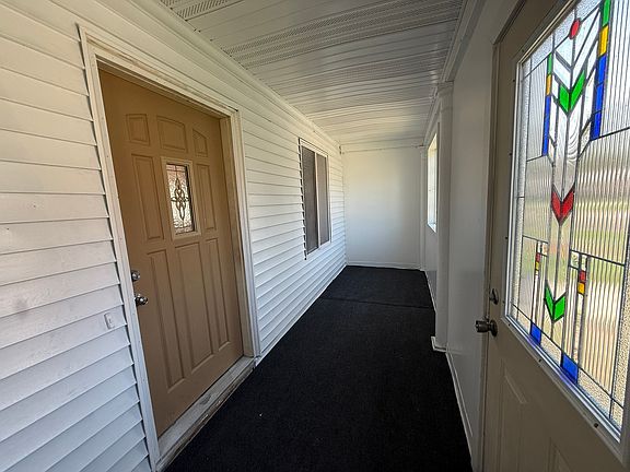 2nd image of 2445 Capitol Ave