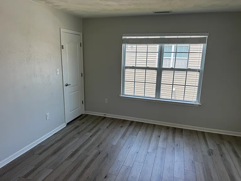 1022 Meadows Reach Cir — Photo 13