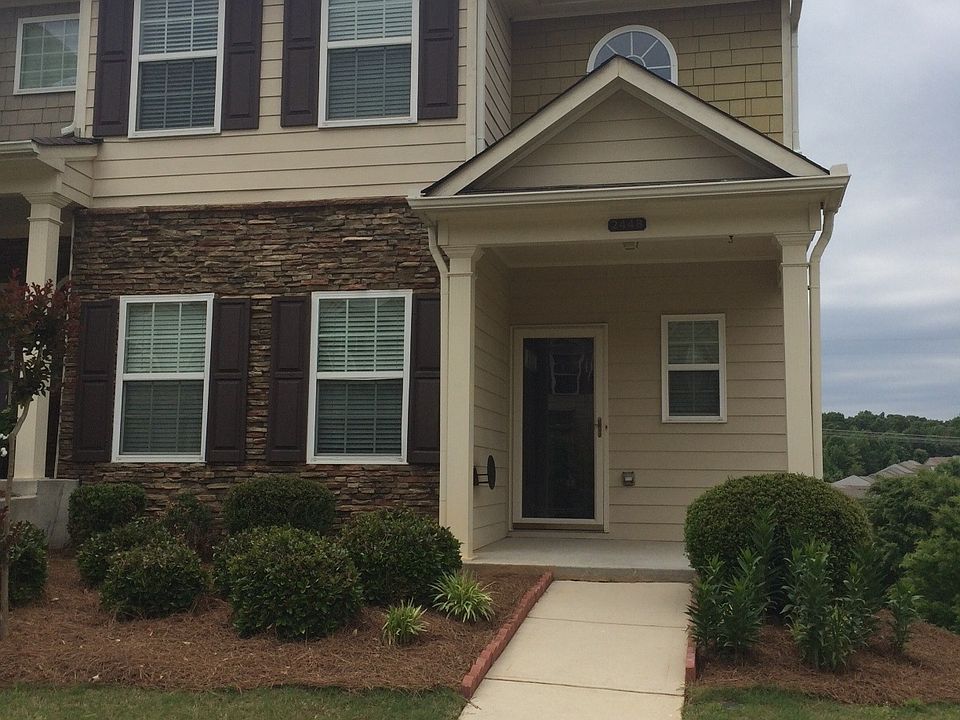 1st image of 2448 Suwanee Pointe Dr