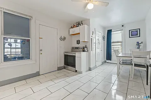 147 Martin St — Photo 5