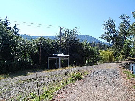 5th image of 2094 Cloverlawn Dr